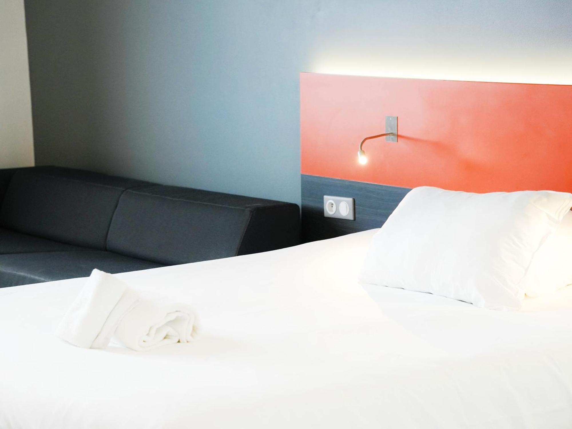 Hotel ibis Styles Caen centre gare Extérieur photo