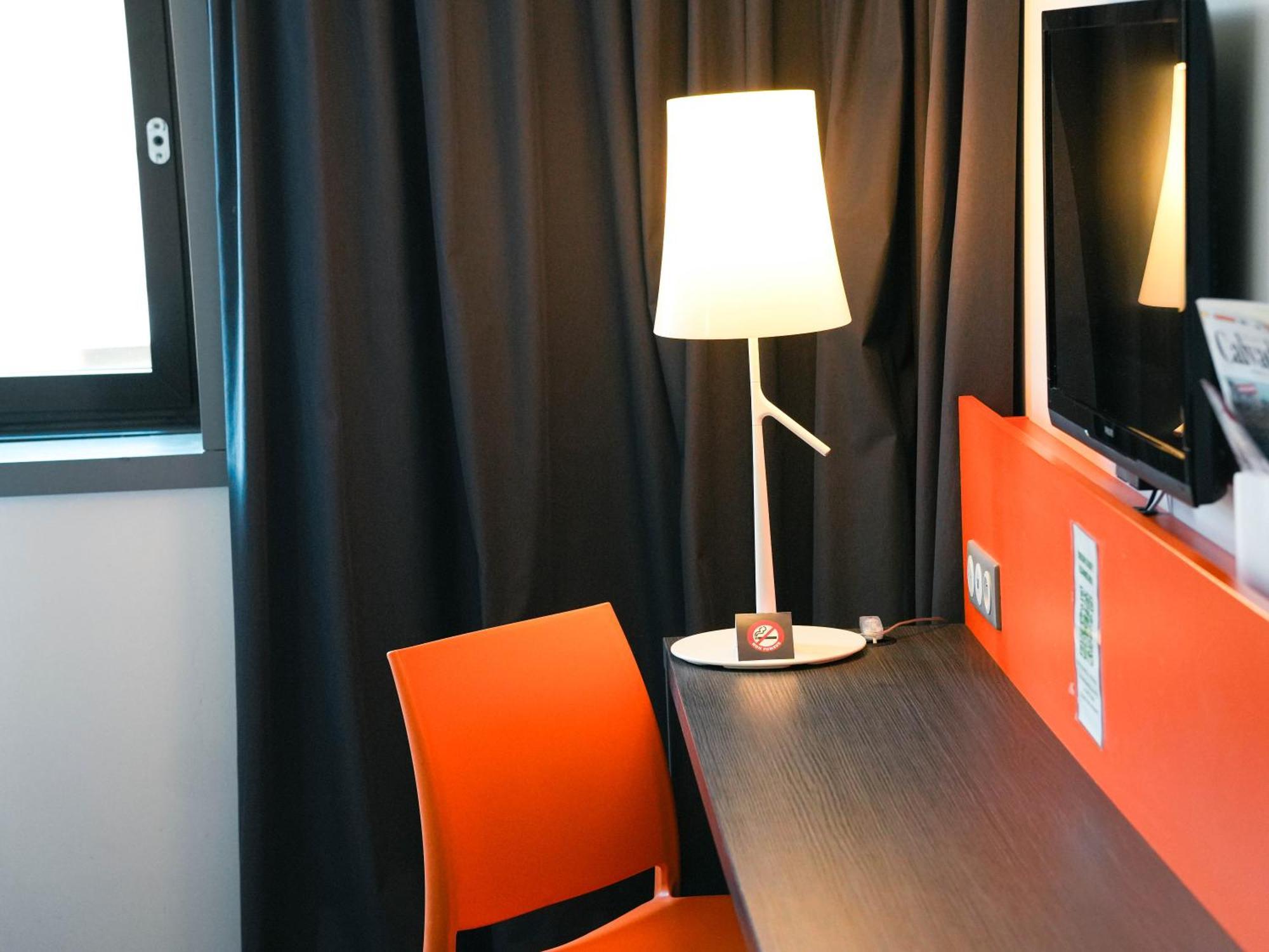 Hotel ibis Styles Caen centre gare Extérieur photo