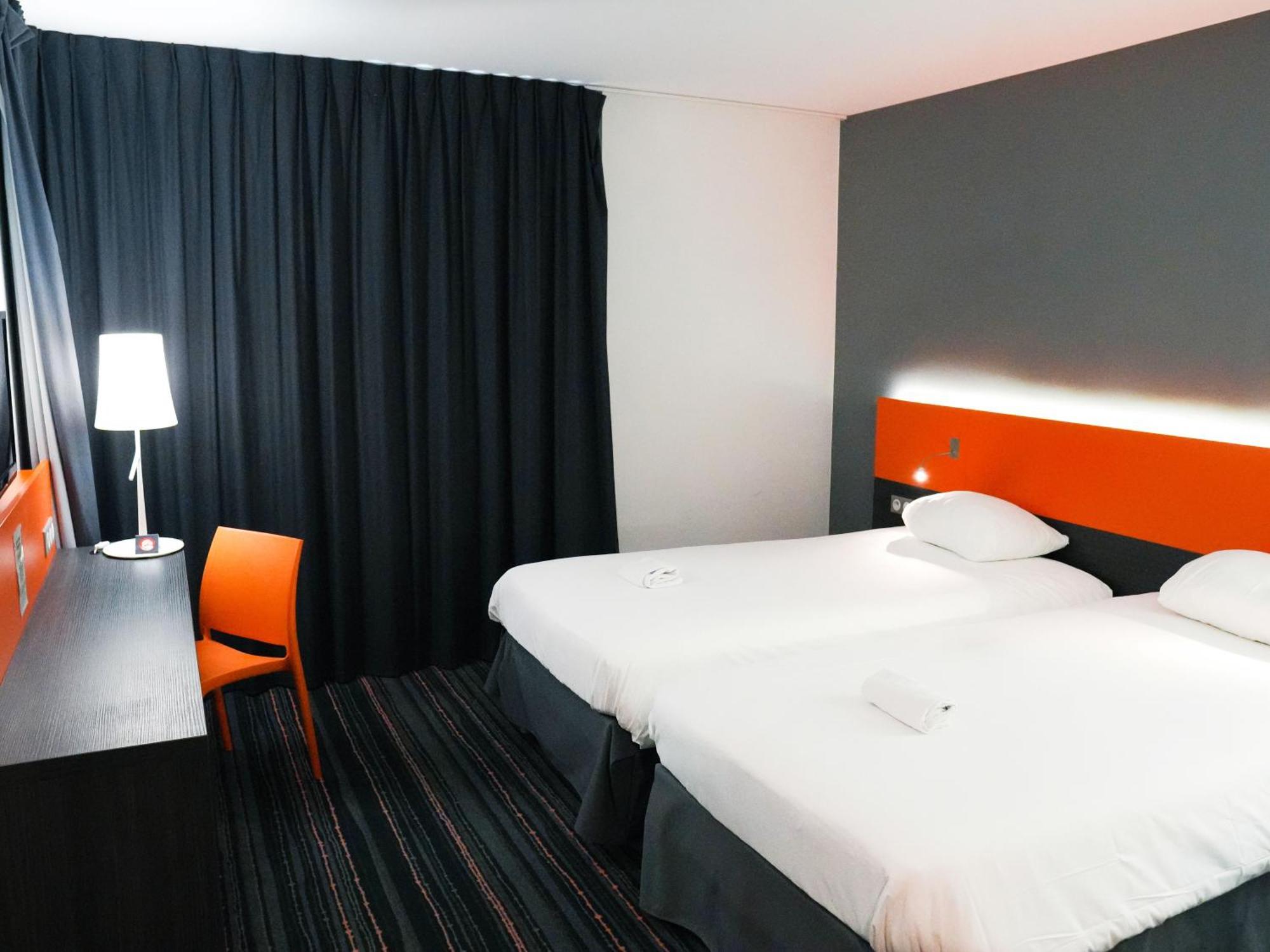 Hotel ibis Styles Caen centre gare Extérieur photo